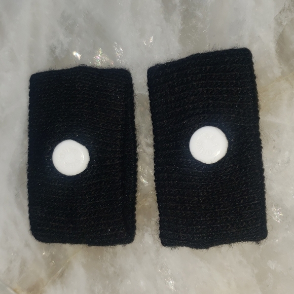 •Sea Band one pair Child  Acupressure Wrist Band - Picture 2 of 6